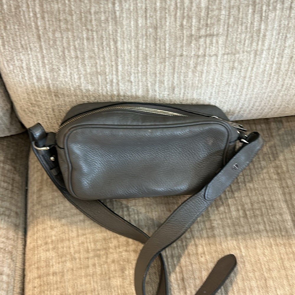 Marc Jacobs adjustable Crossbody gray  bag front compartment zipper closures - Picture 4 of 10